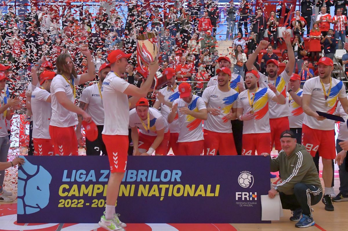 Dinamo, din nou campioană în Liga Zimbrilor! Imagini cu bucuria „dulăilor” lui Xavi Pascual