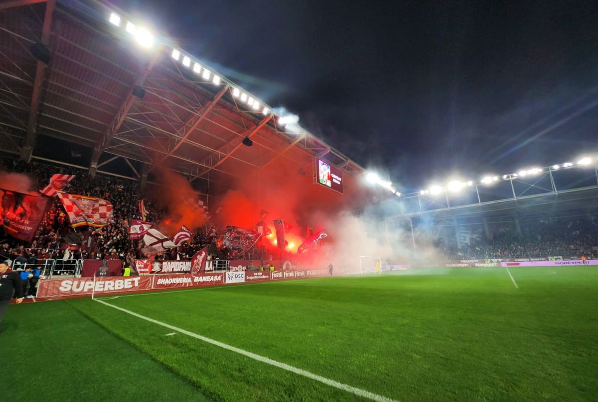 S-a „aprins” Giuleștiul! 15 imagini spectaculoase cu show-ul de lumină și culoare de la Rapid - Farul