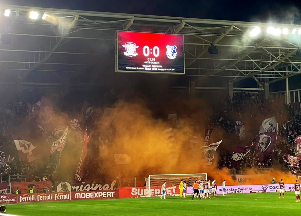 S-a „aprins” Giuleștiul! 15 imagini spectaculoase cu show-ul de lumină și culoare de la Rapid - Farul