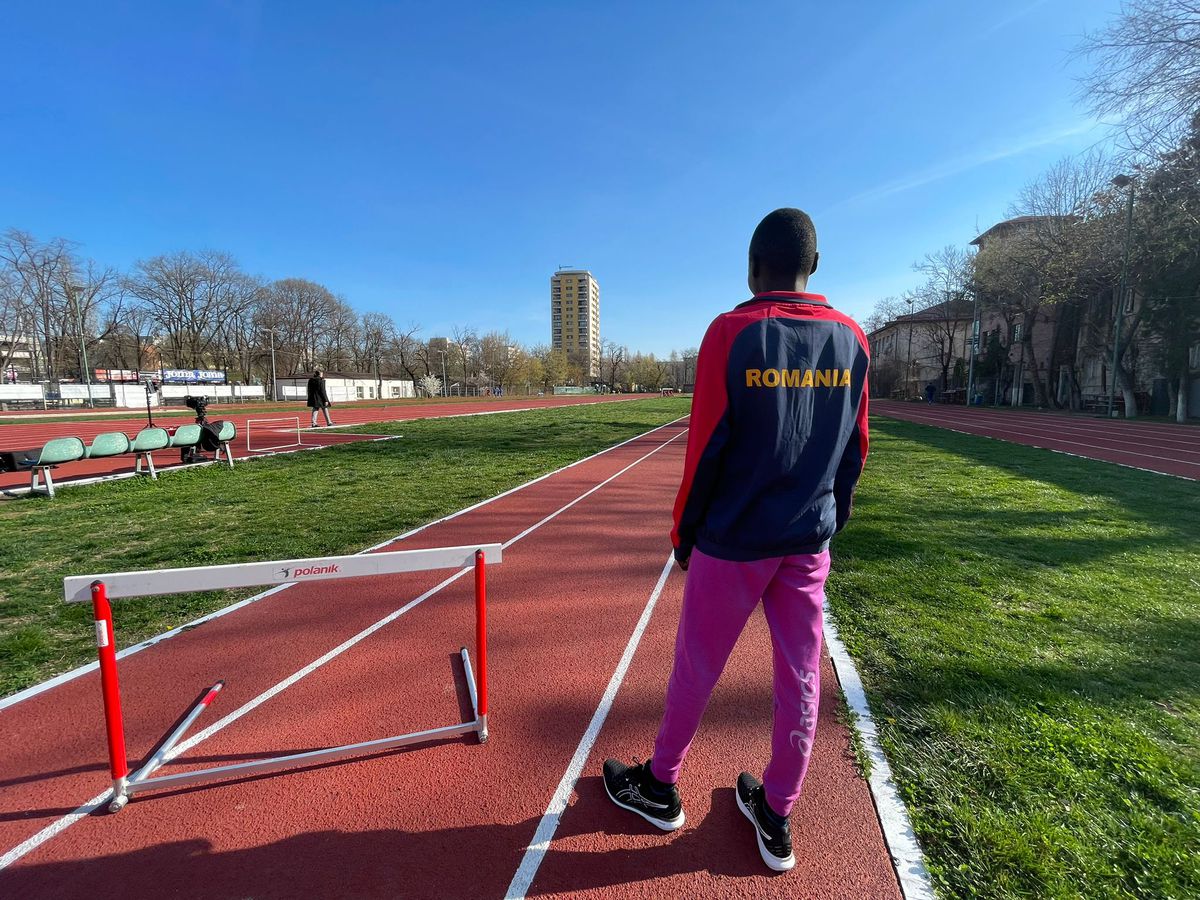 „Știți ce ador la voi?” » Senzaționala poveste a primei sportive din România calificate la Jocurile Olimpice, Melvine Delvine Meringor: „În Kenya, tribul meu încă mai poartă lupte”