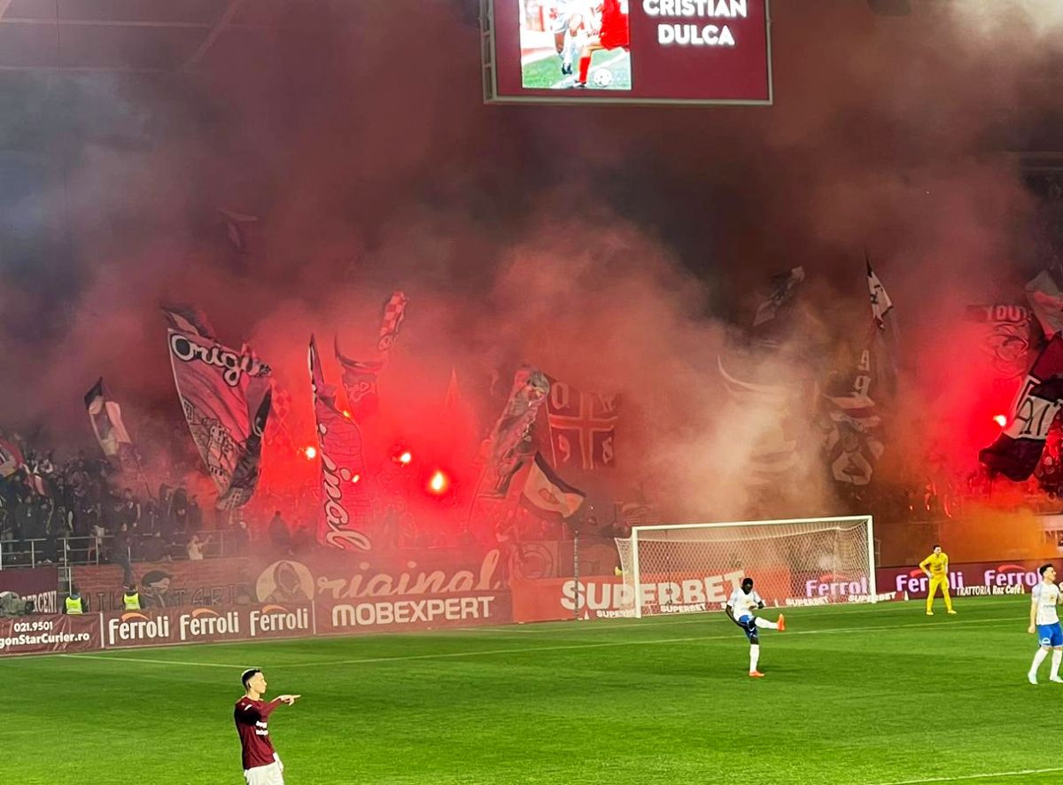 S-a „aprins” Giuleștiul! 15 imagini spectaculoase cu show-ul de lumină și culoare de la Rapid - Farul