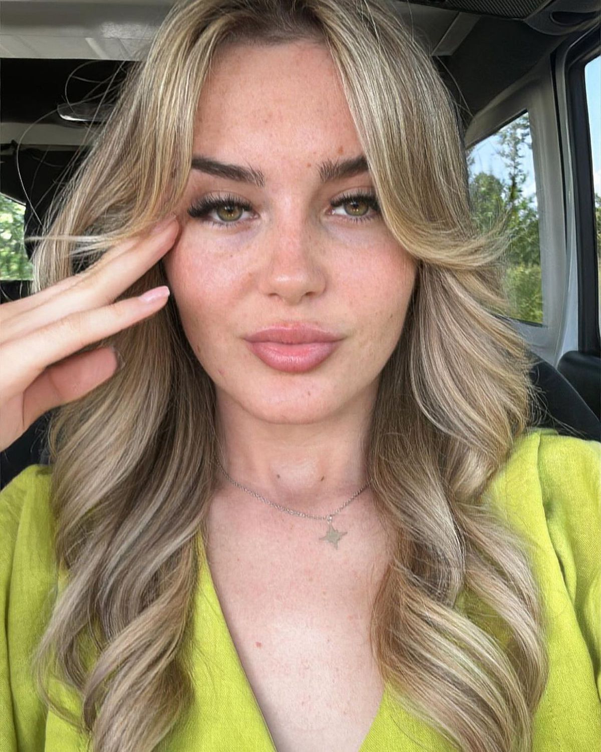 Campioană română, dezvăluiri despre umilințele trăite la Paris: „Dacă mergeam cu o geacă nouă la școală, fie mi-o tăiau cu foarfeca, fie mi-o ardeau”