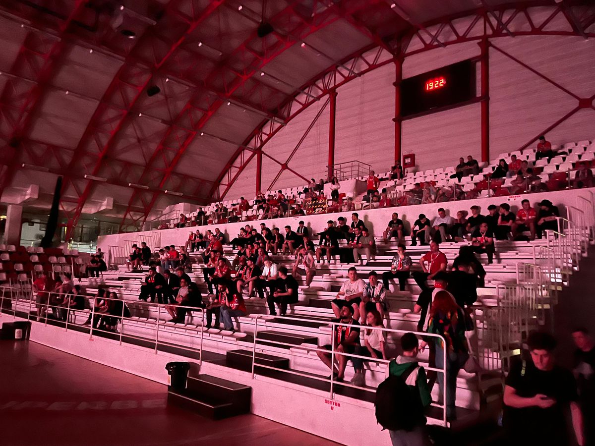 Reporterii GSP s-au aflat în Sala Polivalentă din „Ștefan cel Mare” și au surprins toate detaliile petrecute în timpul meciului Dinamo - Petrolul