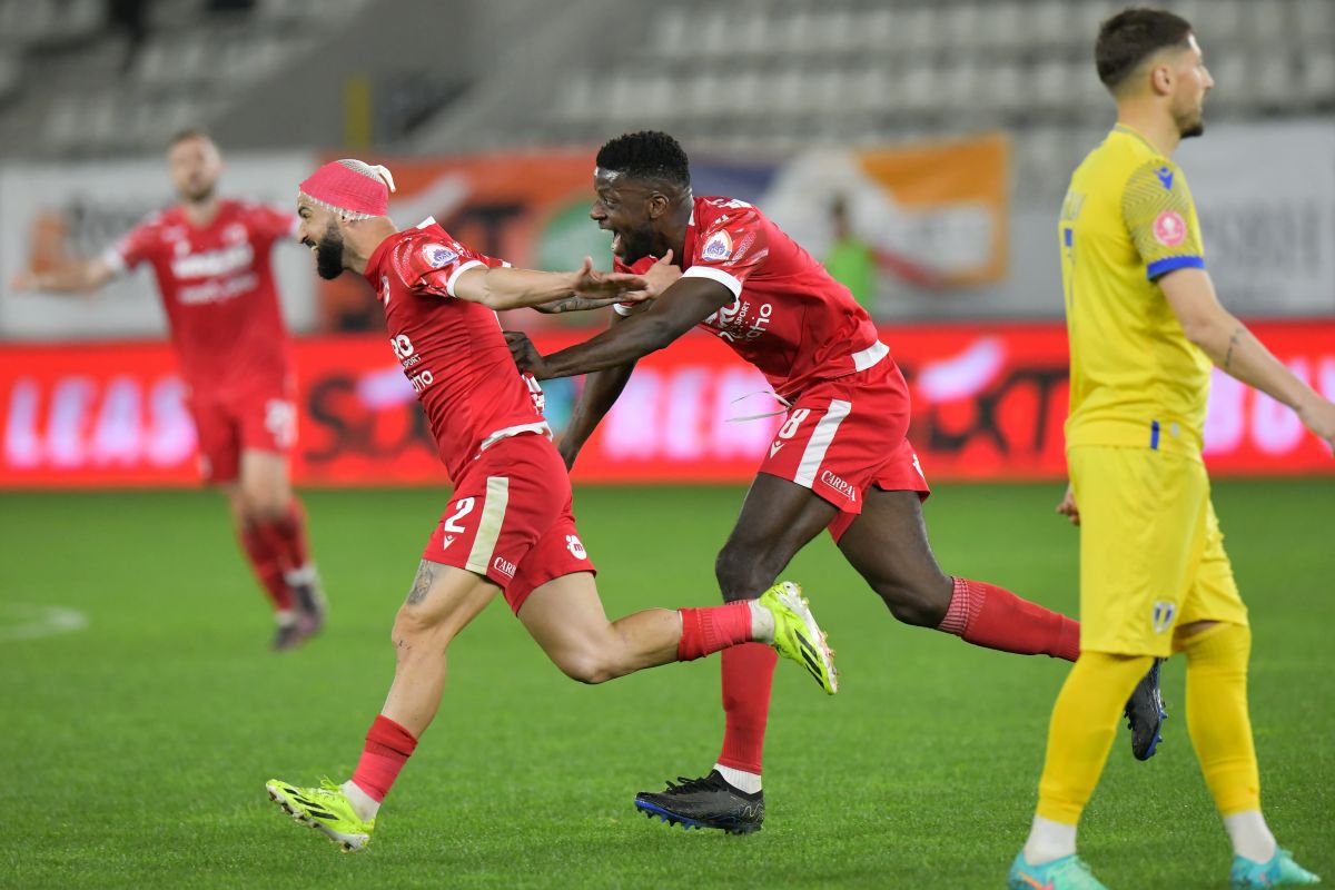 Dinamo a ratat victoria în minutul 90+13. Gicu Grozav, gol dintr-un penalty controversat dictat de Feșnic + clasamentul