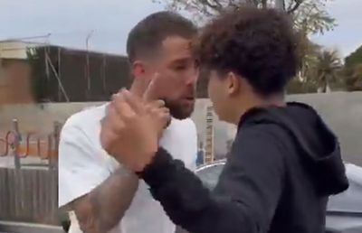 Conflict la baza Barcelonei » Jucătorul catalanilor s-a certat cu un suporter: „Este ultima oară când mă insulți”