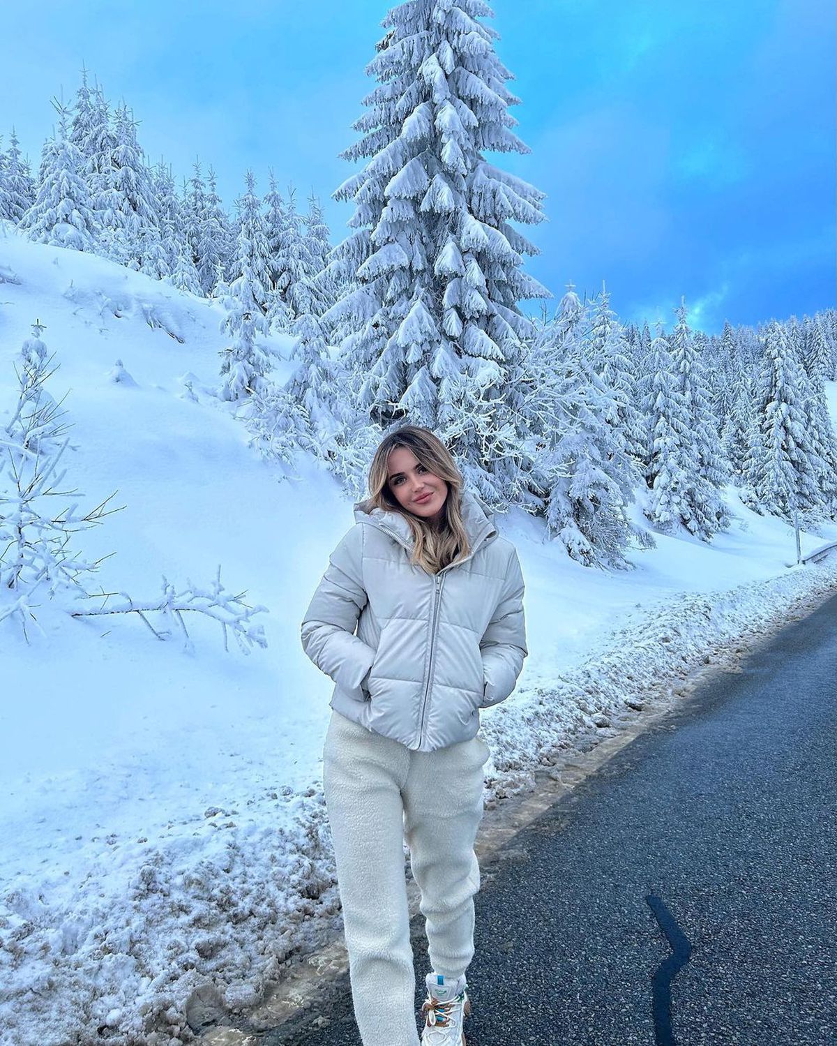 Campioană română, dezvăluiri despre umilințele trăite la Paris: „Dacă mergeam cu o geacă nouă la școală, fie mi-o tăiau cu foarfeca, fie mi-o ardeau”