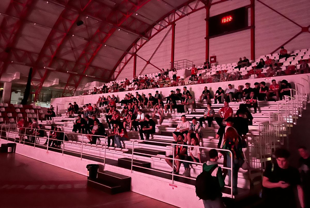 Reporterii GSP s-au aflat în Sala Polivalentă din „Ștefan cel Mare” și au surprins toate detaliile petrecute în timpul meciului Dinamo - Petrolul