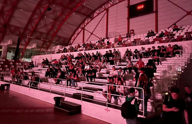 Reporterii GSP s-au aflat în Sala Polivalentă din „Ștefan cel Mare” și au surprins toate detaliile petrecute în timpul meciului Dinamo - Petrolul