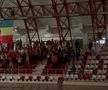 Fanii lui Dinamo văd meciul cu Petrolul din Sala Polivalentă