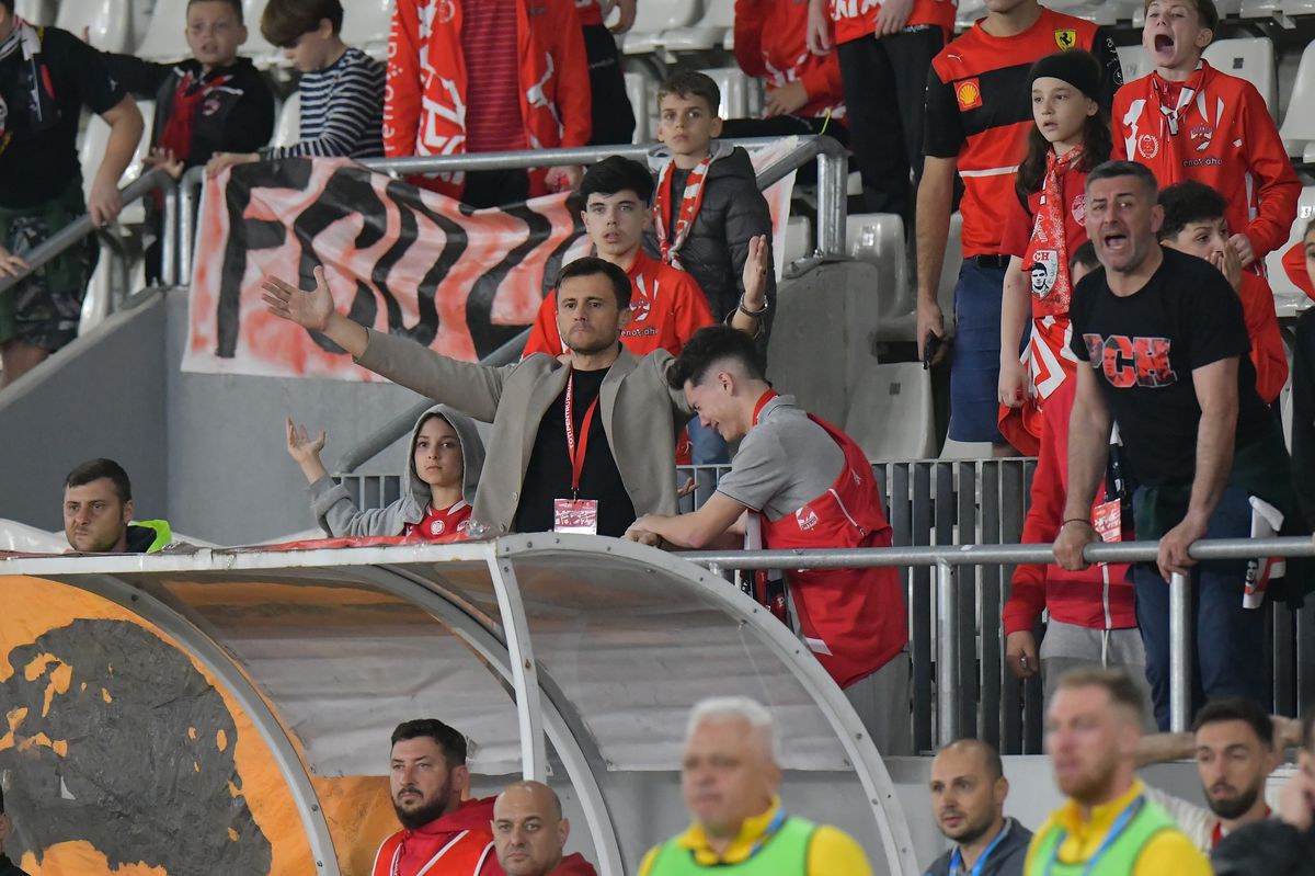 Dinamo a ratat victoria în minutul 90+13. Gicu Grozav, gol dintr-un penalty controversat dictat de Feșnic + clasamentul