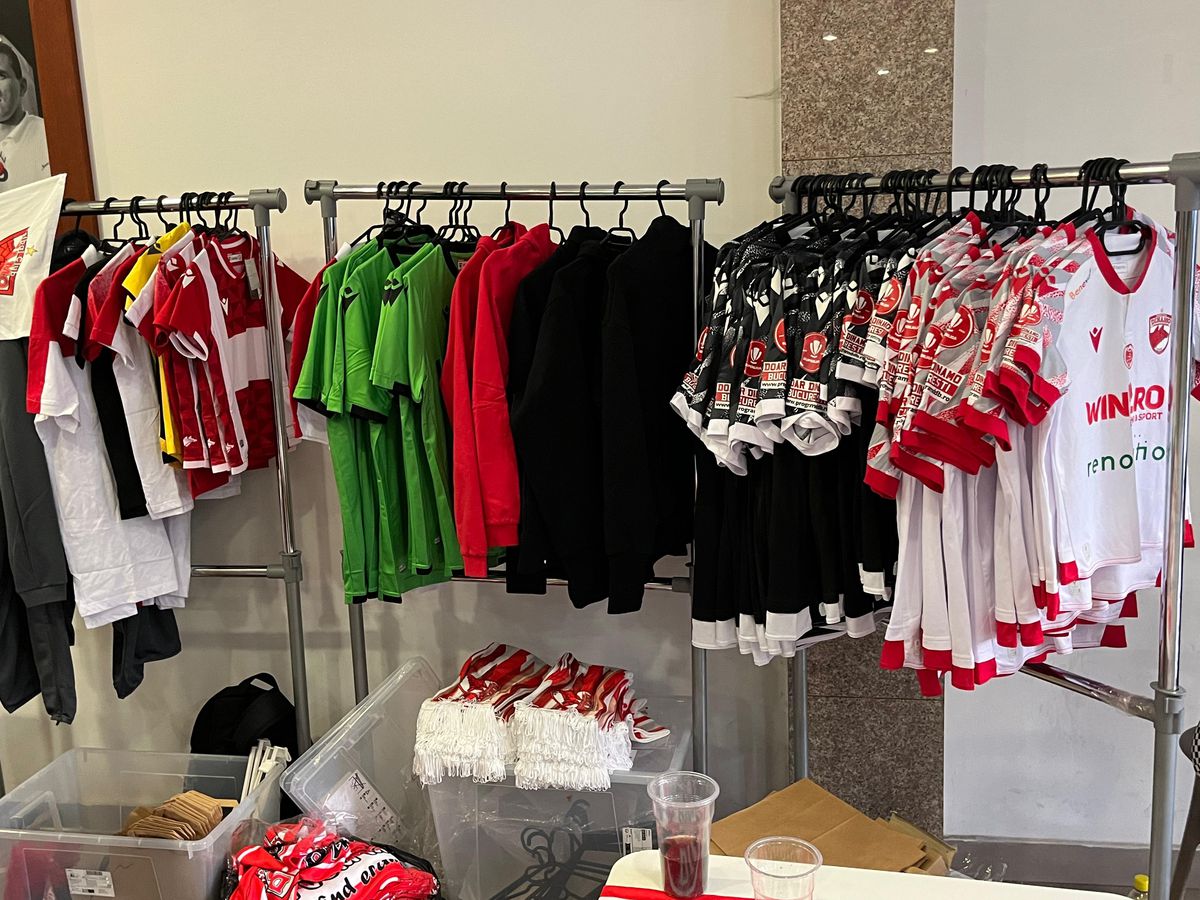 Reporterii GSP s-au aflat în Sala Polivalentă din „Ștefan cel Mare” și au surprins toate detaliile petrecute în timpul meciului Dinamo - Petrolul