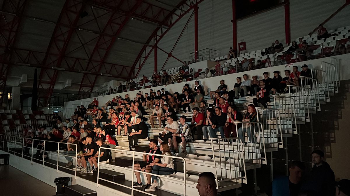 Reporterii GSP s-au aflat în Sala Polivalentă din „Ștefan cel Mare” și au surprins toate detaliile petrecute în timpul meciului Dinamo - Petrolul