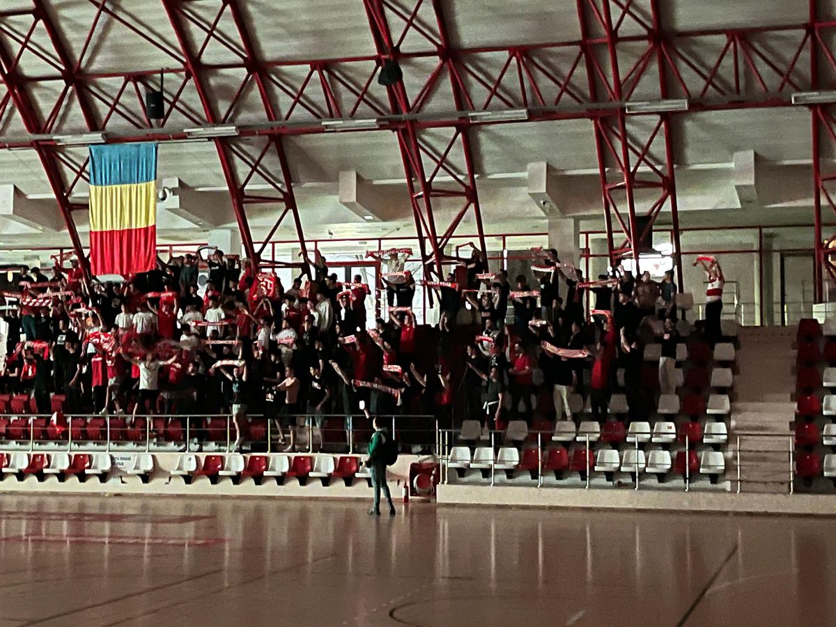 Reporterii GSP s-au aflat în Sala Polivalentă din „Ștefan cel Mare” și au surprins toate detaliile petrecute în timpul meciului Dinamo - Petrolul