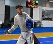 Radu Nițu bucurându-se pentru un asalt câștigat - Scrimă sportivi studenți în străinătate
