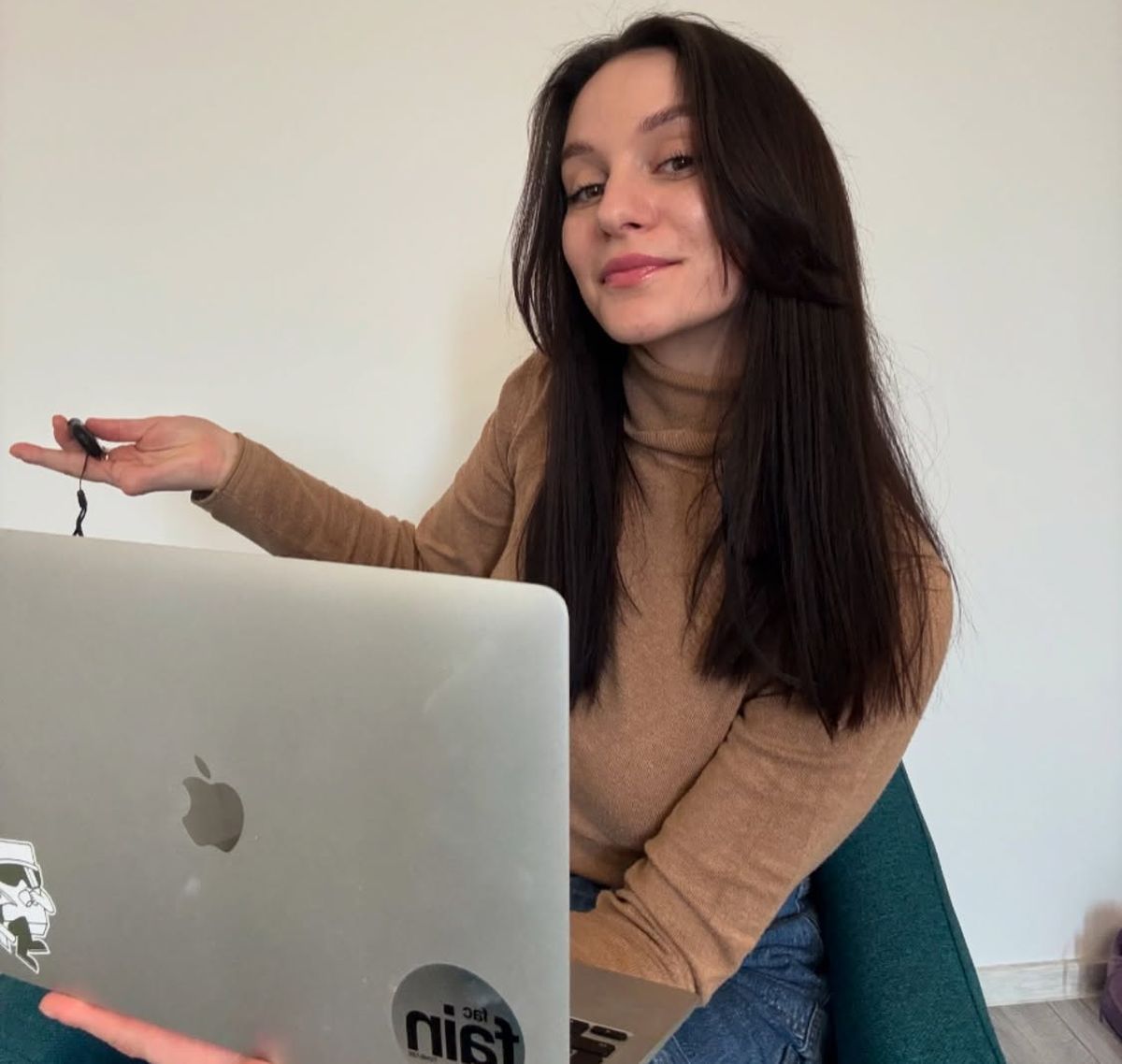 Mihaela Jeremic, voleibalista cu două degete la mâna dreaptă și trei la cea stângă: imagini inspiraționale