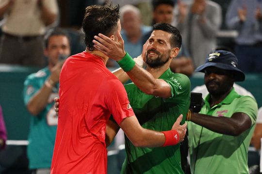 Mensik i-a mulțumit idolului Djokovic, iar sârbul a avut o replică de milioane. Foto: Imago Images