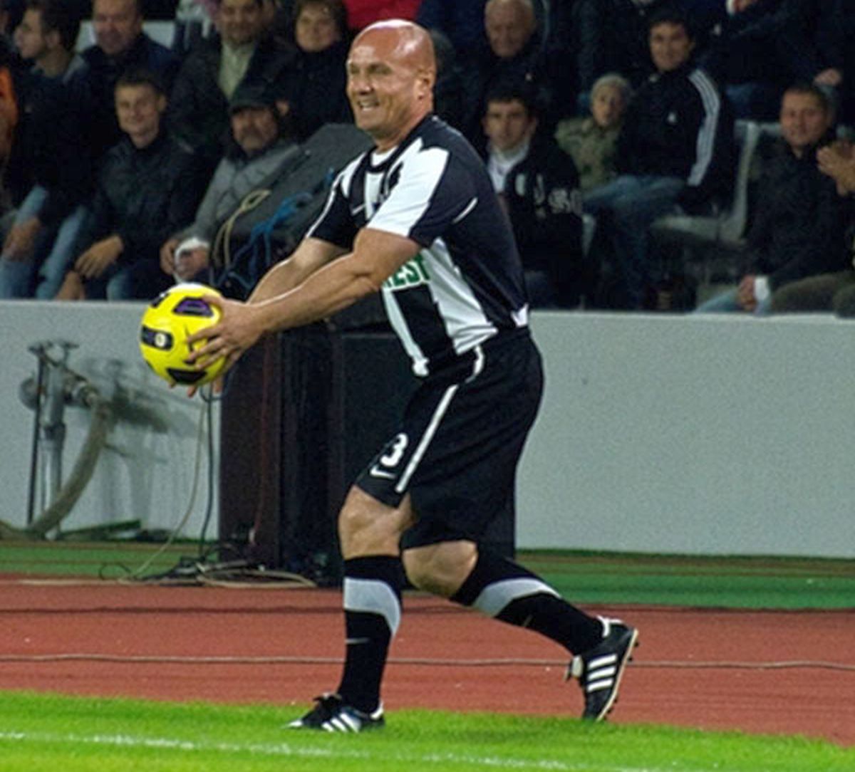 „I-am demonstrat lui Dan Petrescu integritatea mea” » După 10 ani, locotenentul „Bursucului” revine cu dezvăluiri în viața publică: „Efectiv, n-am mai rezistat”