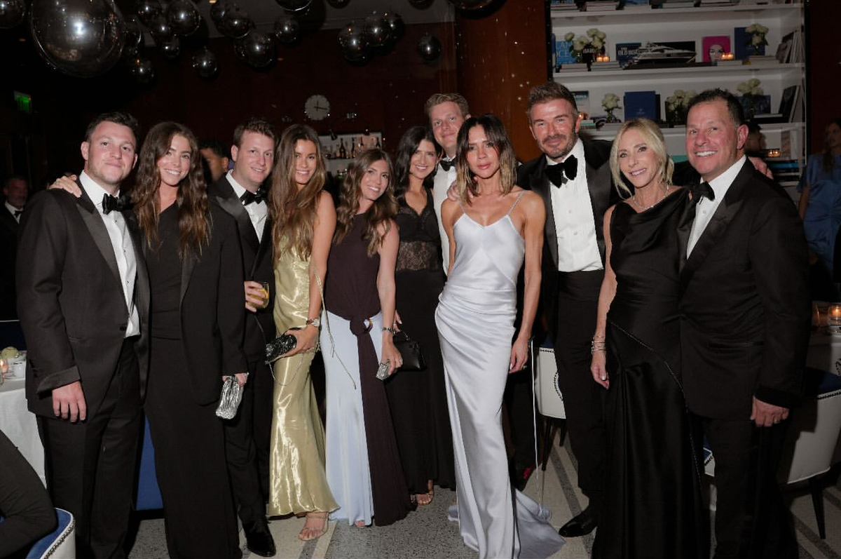 Victoria, petrecere surpriză în avans pentru David Beckham, la aniversarea de 50 de ani