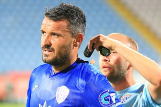 Constantin Budescu îl face „pachet” pe Ilie Stan, după ce antrenorul l-a retras cu forța: „Vorbește mult! Înțeleg că a revenit și el în fotbal, dar...”