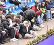 Spectatori așteptând pentru autografe după meciul Bautista Agut - Bu de la Țiriac Open Foto: Cristi Preda