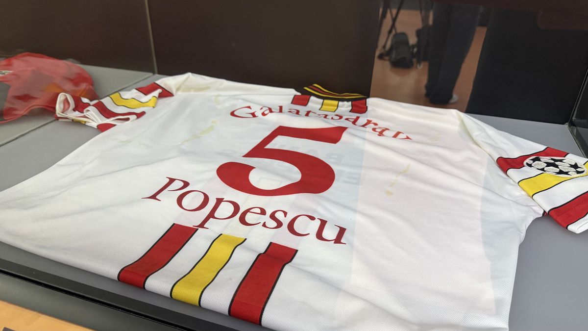 Muzeul Fotbalului - lansare joc „Căpitanul” - Gică Popescu