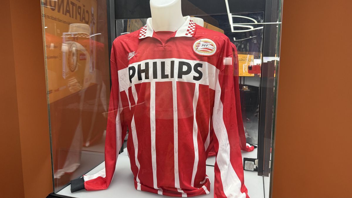 Muzeul Fotbalului - lansare joc „Căpitanul” - Gică Popescu