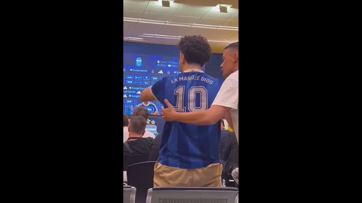 Scene curioase în conferință: s-a infiltrat și l-a avertizat pe selecționerul Argentinei: „Vreau să fii pregătit!”
