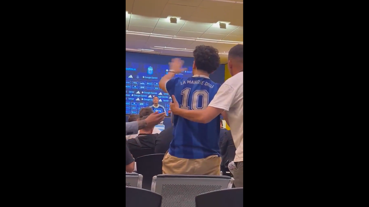 Scene curioase în conferință: s-a infiltrat și l-a avertizat pe selecționerul Argentinei: „Vreau să fii pregătit!”