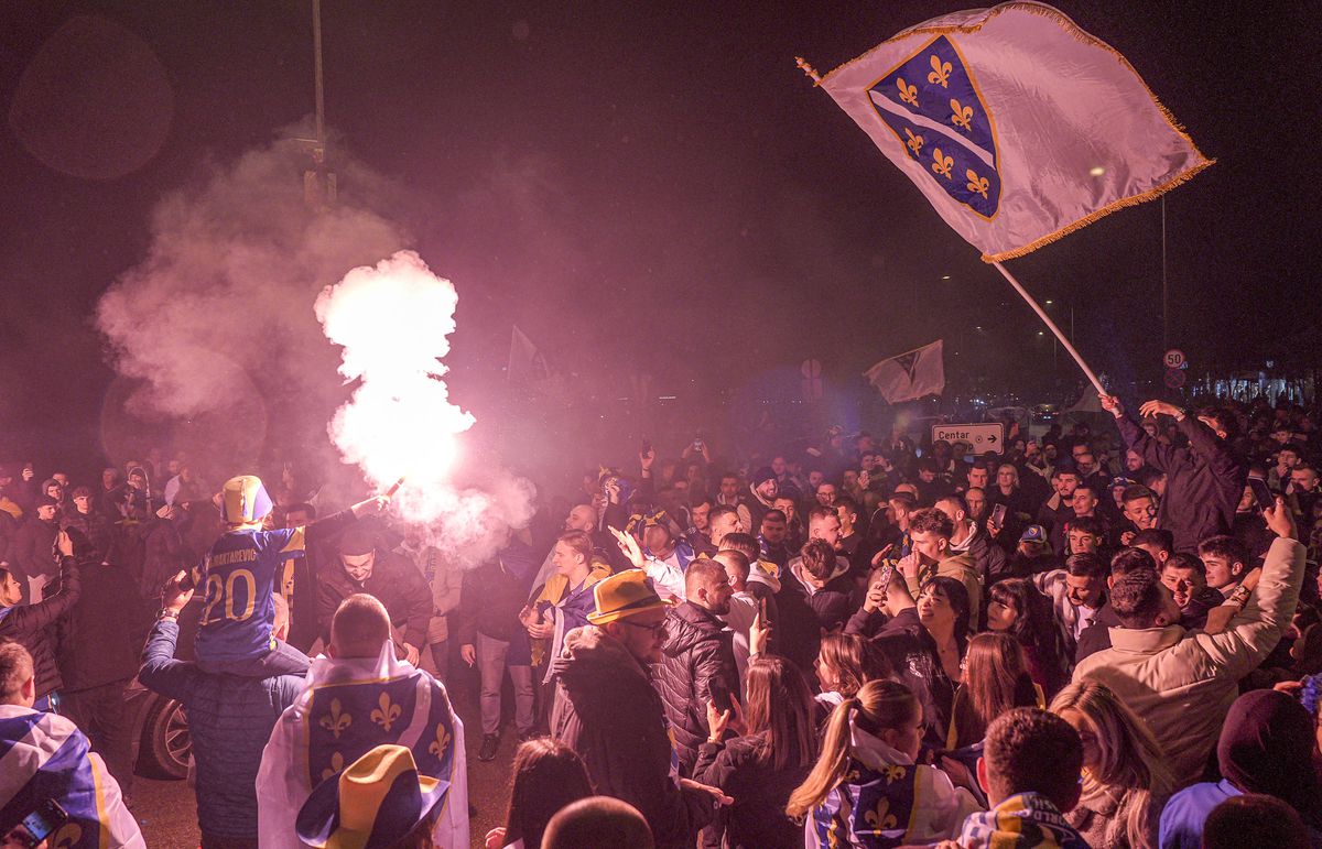 100.000 de oameni în stradă la Sarajevo! Imagini senzaționale, după calificarea la Campionatul Mondial