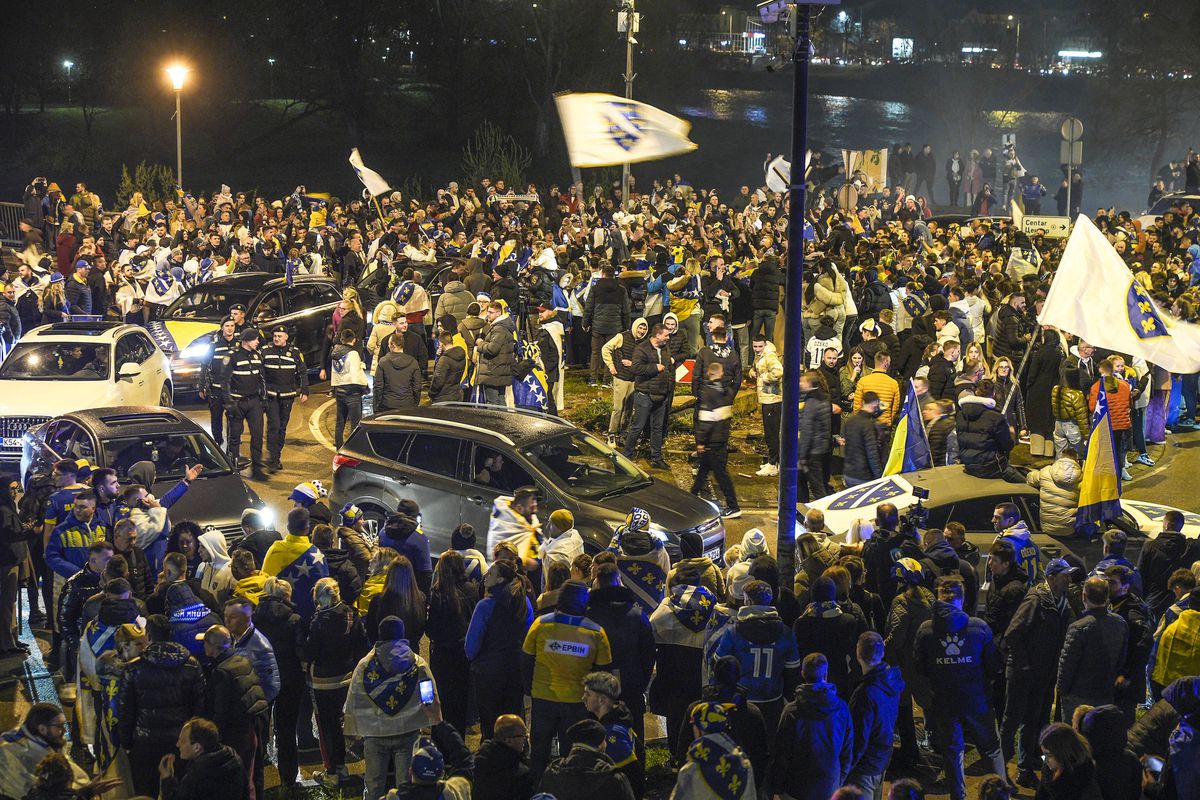 100.000 de oameni în stradă la Sarajevo! Imagini senzaționale, după calificarea la Campionatul Mondial