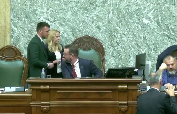Scandal total în Senat, la votul pe „Legea Dragomir”: „Nu am mai văzut niciodată așa ceva!” » Miza UDMR: au boicotat ședința!
