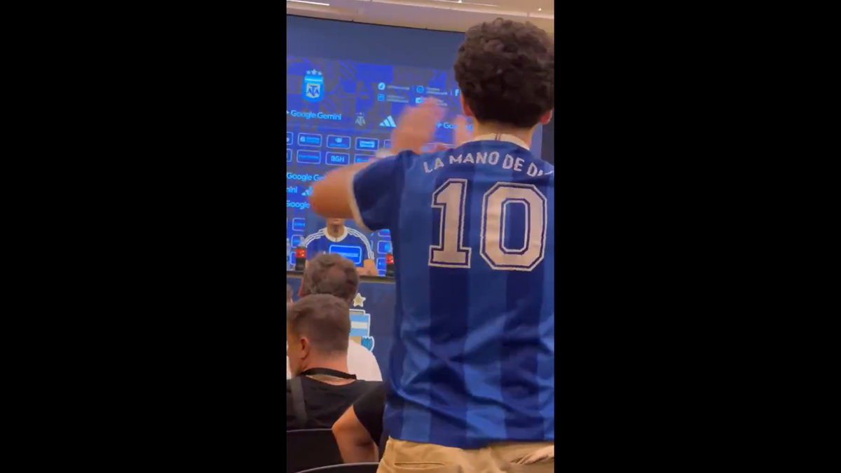 Scene curioase în conferință: s-a infiltrat și l-a avertizat pe selecționerul Argentinei: „Vreau să fii pregătit!”