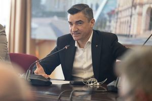 Scandalul legat de meciul naționalei României s-a reaprins » Primarul, luat la rost: „Ce, Doamne iartă-mă, să iasă de la o grămadă de rugby?”