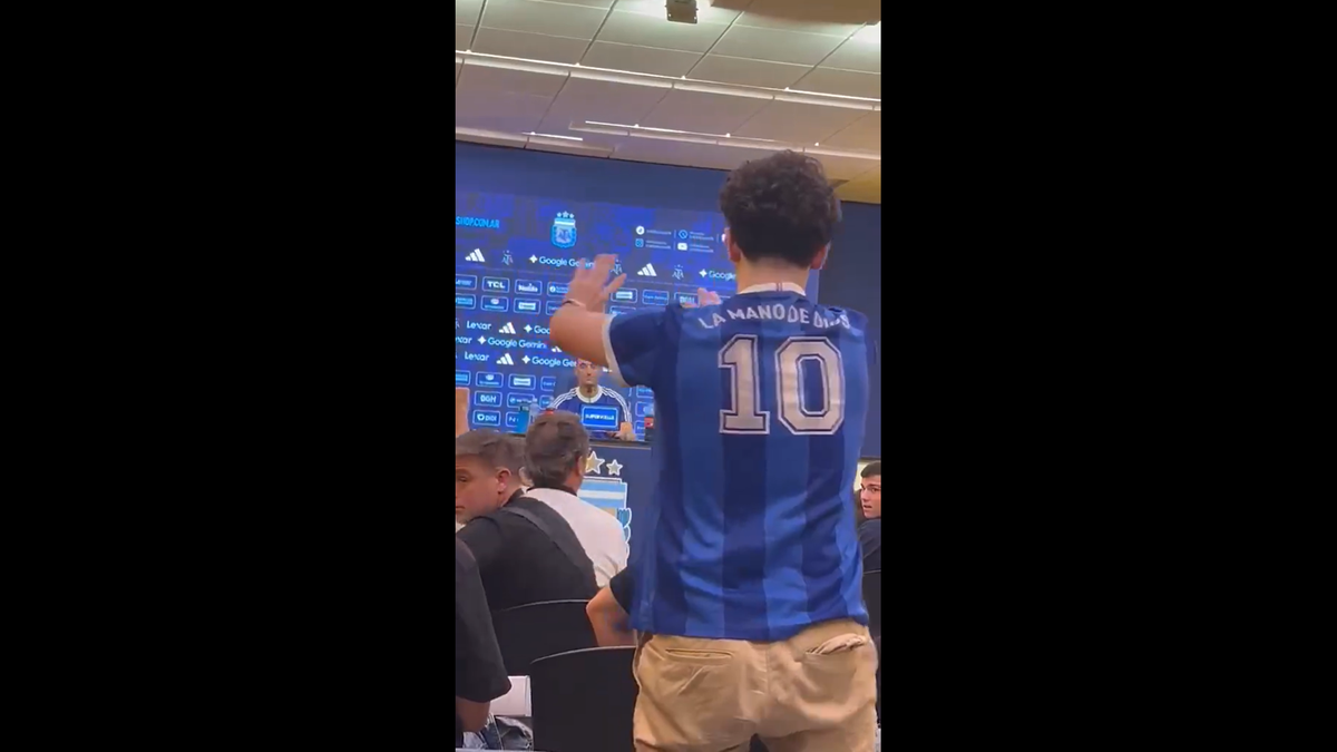 Scene curioase în conferință: s-a infiltrat și l-a avertizat pe selecționerul Argentinei: „Vreau să fii pregătit!”