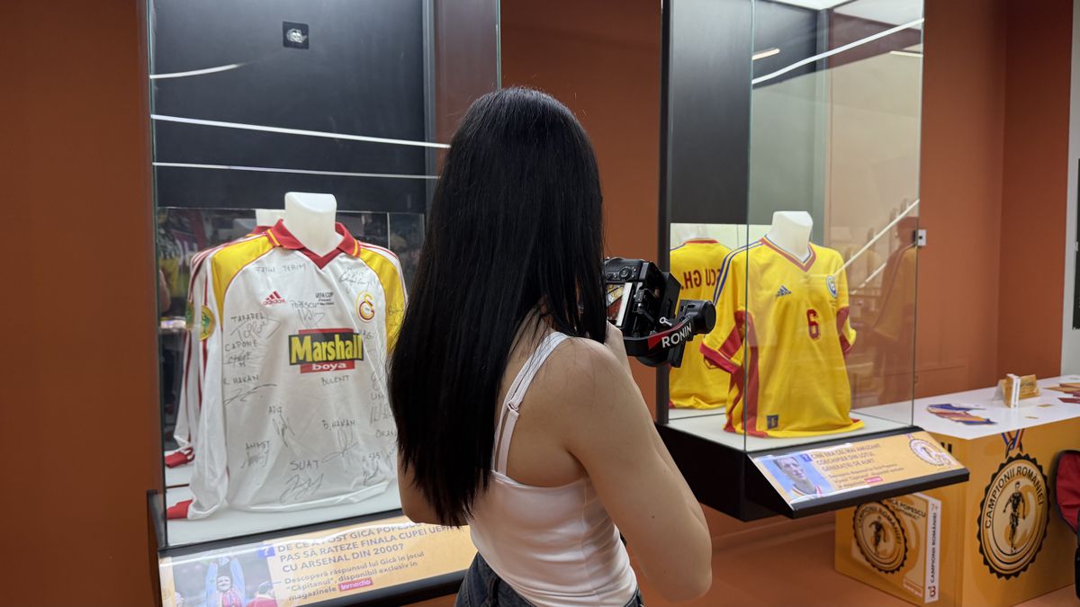 Muzeul Fotbalului - lansare joc „Căpitanul” - Gică Popescu