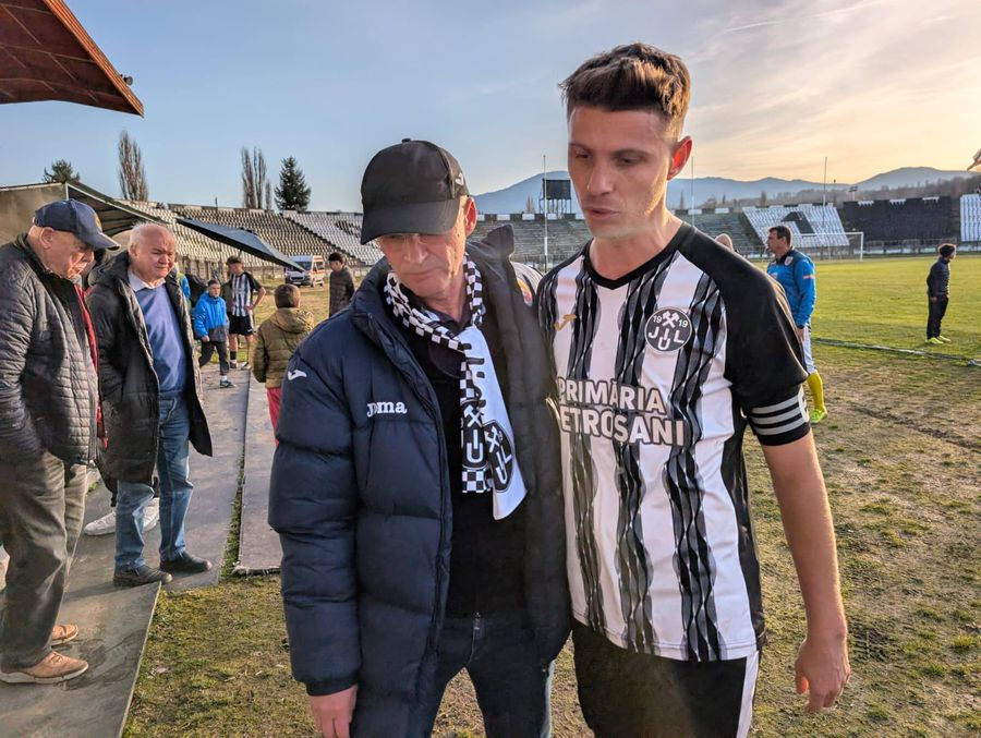 Sub stăpânirea lui Ridzi: Jiul Petroșani, „vaca de muls”, între blaturi la pariuri și control politic total! „Semnați pentru 7.000 de lei, dar luați și voi câte 2.500!”