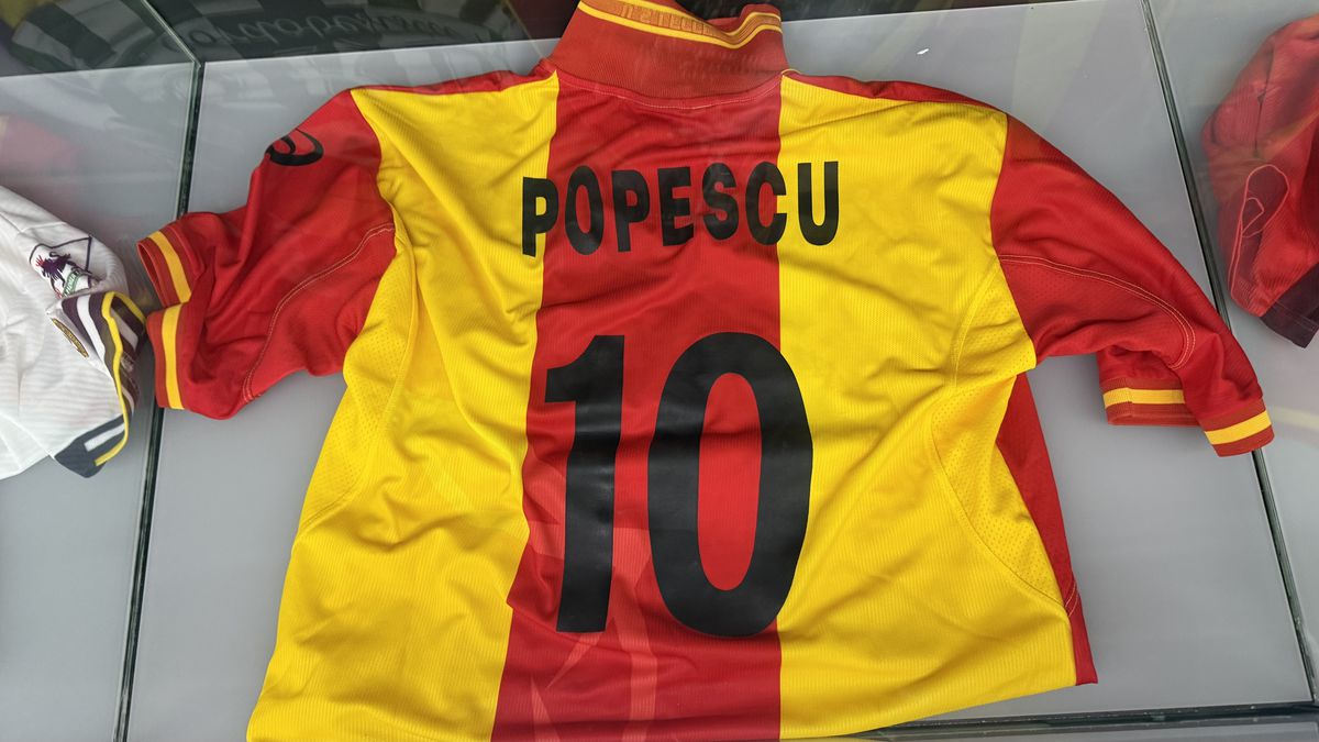 Muzeul Fotbalului - lansare joc „Căpitanul” - Gică Popescu