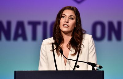 Leșinată din cauza alcoolului la volan, a stat 1h cu motorul pornit. Acum, amână Hall of Fame și se internează la dezalcoolizare