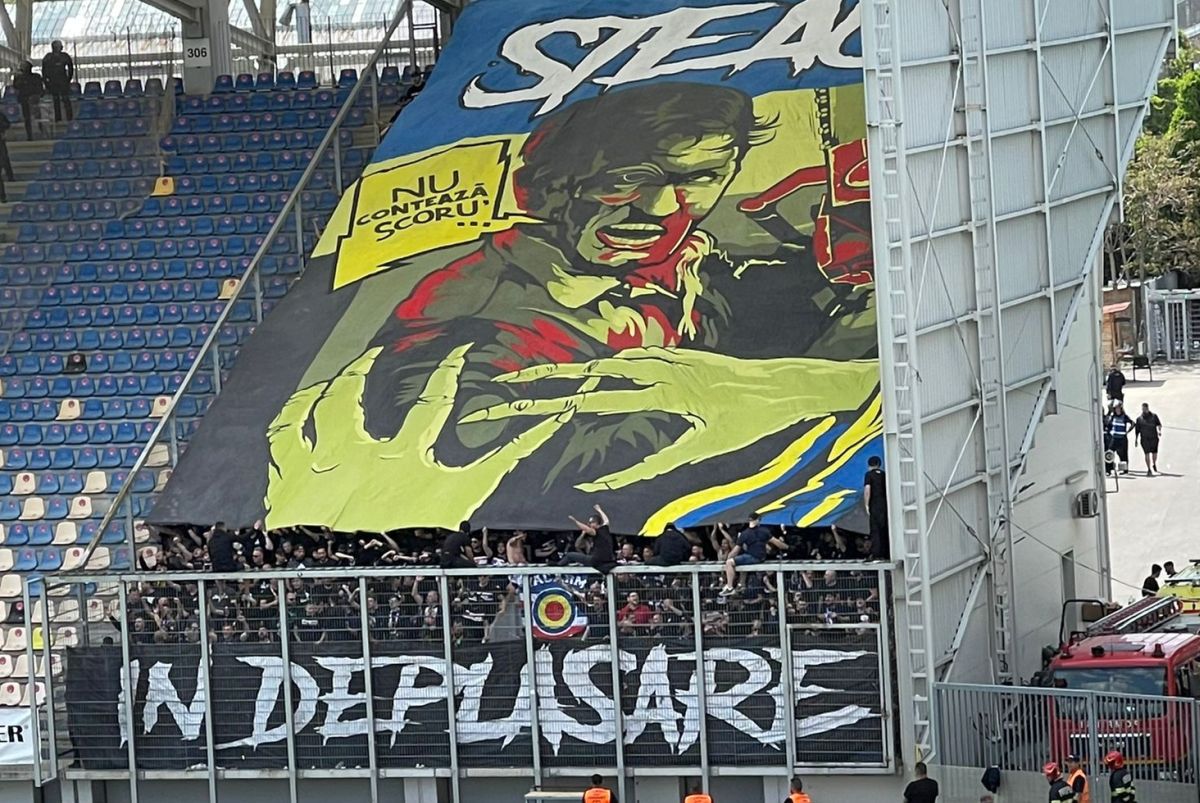 Atmosferă incendiară la Petrolul - CSA Steaua! Ultrașii rivalelor au „colorat” stadionul