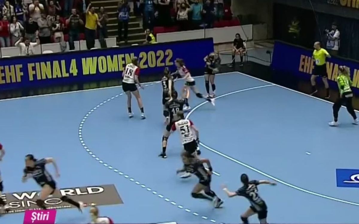 CSM București, gafă în finalul meciului cu Esbjerg / FOTO: Capturi TV @Digi Sport 1