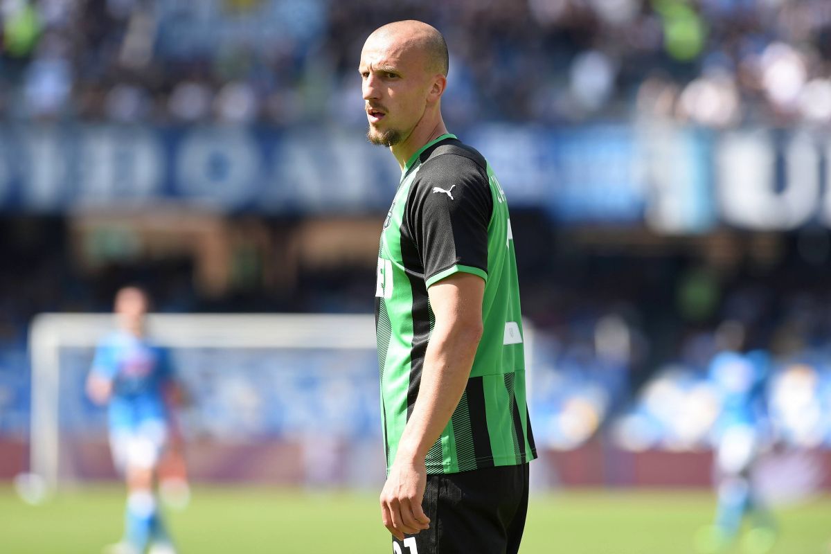 Chiricheș, criticato anche dalla stampa italiana dopo la partita contro il Napoli