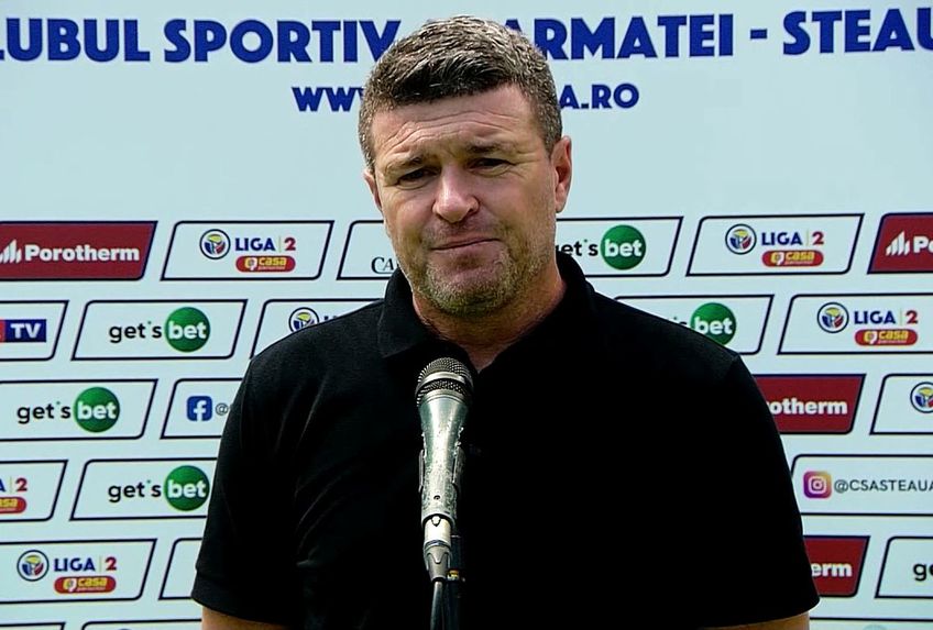 Daniel Oprița (40 de ani), antrenorul celor de la CSA Steaua, susține că oficialii Petrolului l-au înjurat la finalul „remizei albe” din runda cu numărul 7 din play-off-ul ligii secunde.