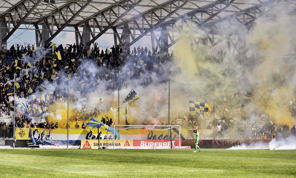 Atmosferă de vis, fotbal închis » Petrolul și CSA Steaua, remiză albă în fața unui stadion plin