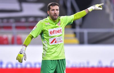 Portarul lui UTA, vehement după eșecul cu FCU Craiova: „Viciere de rezultat! Arbitrul trebuia să fie la mici și bere”