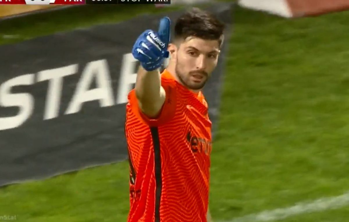 Farul a cerut penalty și gol! Două decizii de arbitraj pro-CFR la faze milimetrice » Ce arată reluările