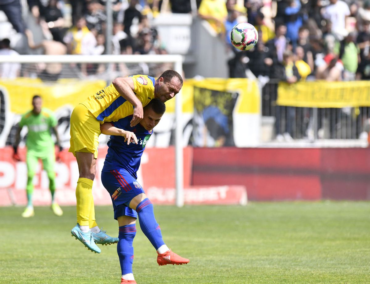 Directorul sportiv al Petrolului îi răspunde lui Oprița: „Minte! Nu e normal ce face, a mâncat o pâine caldă aici!”