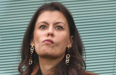 Cine ar conduce de fapt Chelsea, în locul lui Roman Abramovich: „Nu intri la club fără ea”