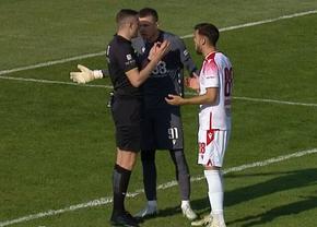 Portarul lui Dinamo, gafă uriașă în meciul cu Gloria Buzău: și-a băgat mingea în poartă!