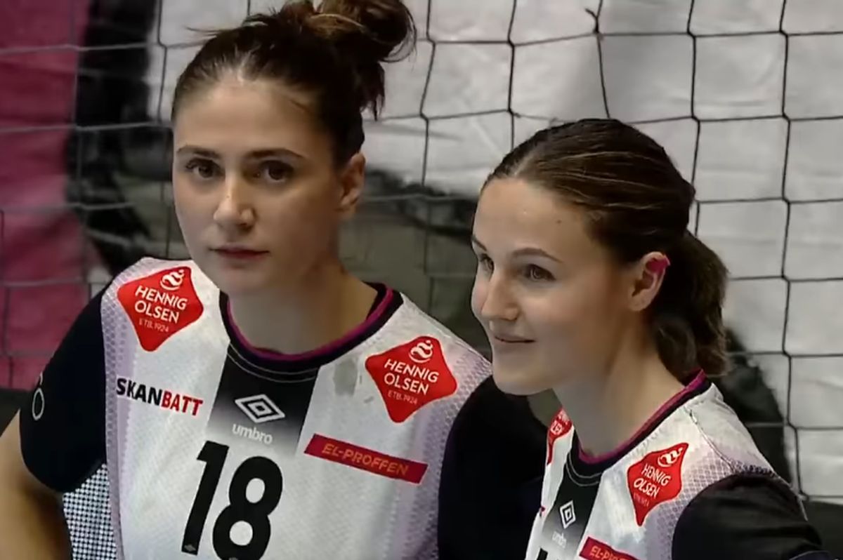 Imaginea sezonului în handbalul european » Adversarele de la Vipers au rămas în Polivalentă și au privit fascinate galeria Rapidului