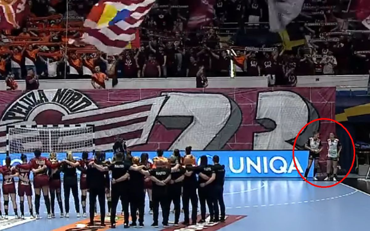 Imaginea sezonului în handbalul european » Adversarele de la Vipers au rămas în Polivalentă și au privit fascinate galeria Rapidului